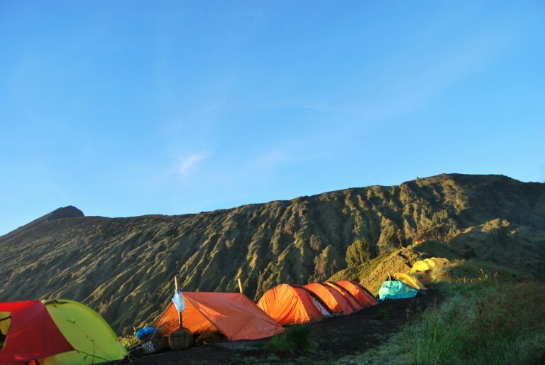 Camp am Kraterrand des Rinjanis