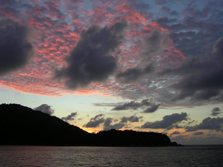 Sonnenuntergang auf dem Ozean erleben