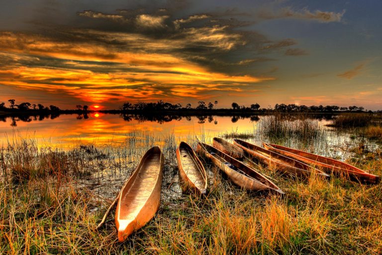 Malerischer Sonnenuntergang im Okavango Delta