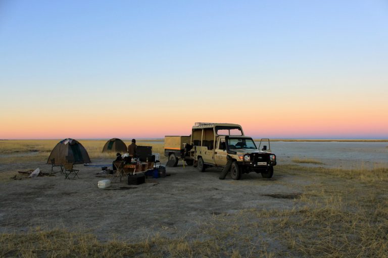 Abenddämmerung im Camp