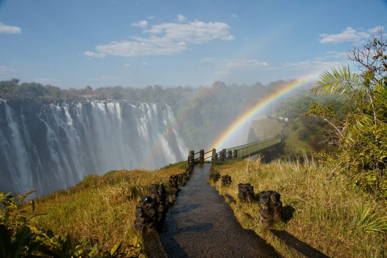 Regenbogen an den Victoriafällen