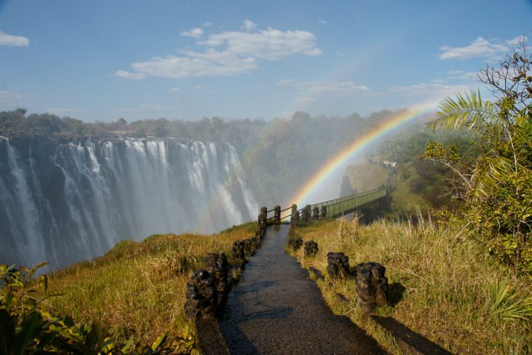 Regenbogen an den Viktoriafällen