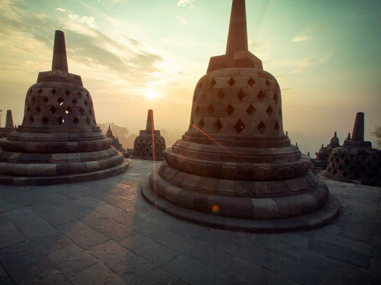 Sonnenaufgang am Borobudur