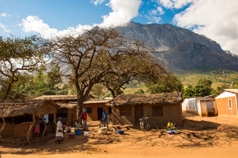 Dorf am Mulanje Bergmassiv