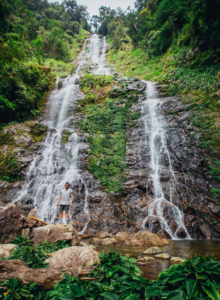 Beeindruckender Langanan Wasserfall