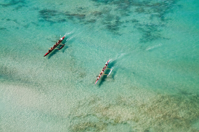 Unterwegs mit Outrigger Kanus