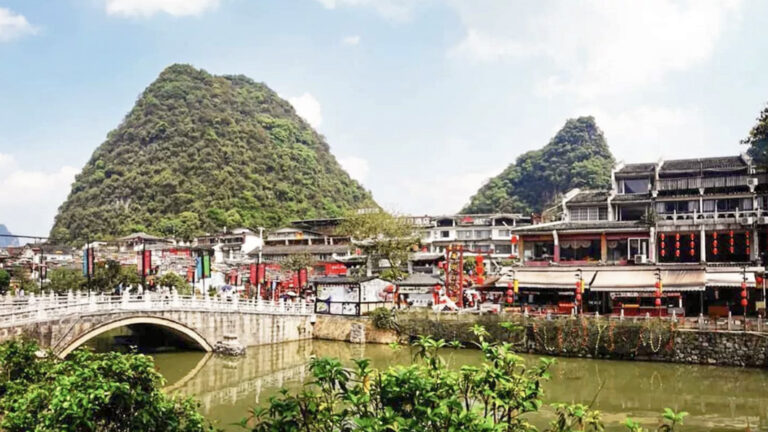 West Street am Wasser in Yangshuo