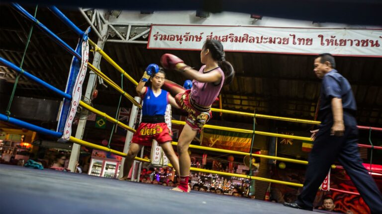 Beim Thai-Boxen geht es nicht gerade zimperlich zu