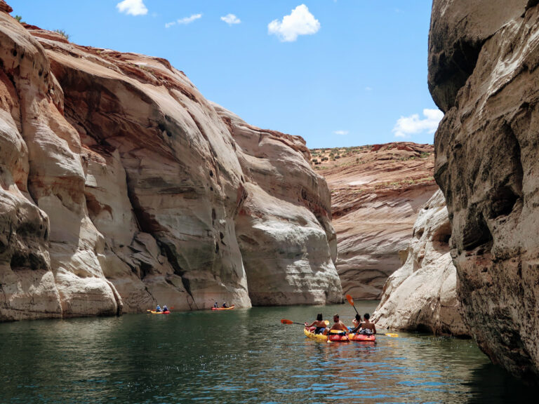 Lake Powell mit dem Kajak erkunden