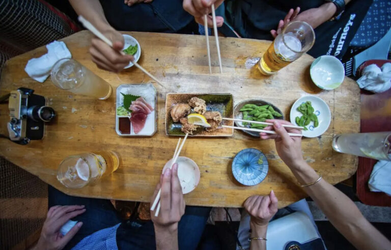 Einheimisches Essen probieren