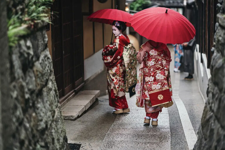 Geishas in Kyoto