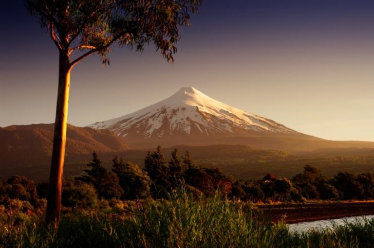 Der schneebedeckte Vulkan Villarrica