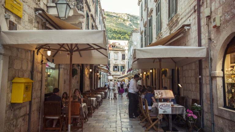 Durch die Gassen von Dubrovnik schlendern