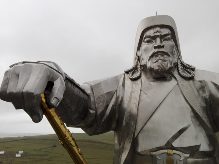 Die Mongolen ehren Dschingis Khan mit einem 30 Meter hohen Denkmal