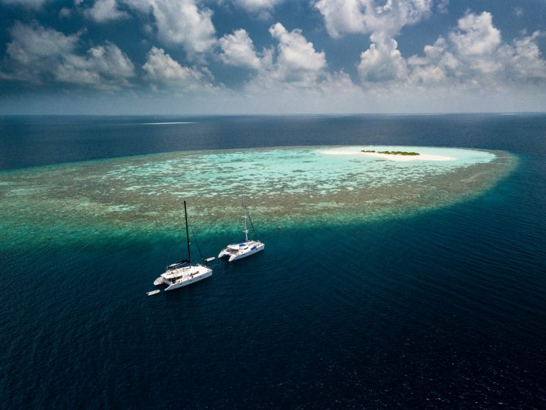 Vor Anker am Atoll