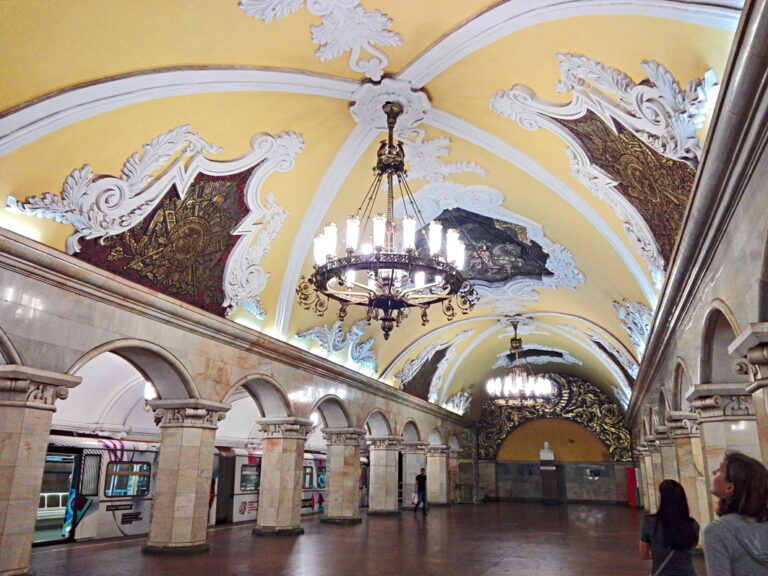 Moskaus Metrostationen sind wahre Kunstwerke