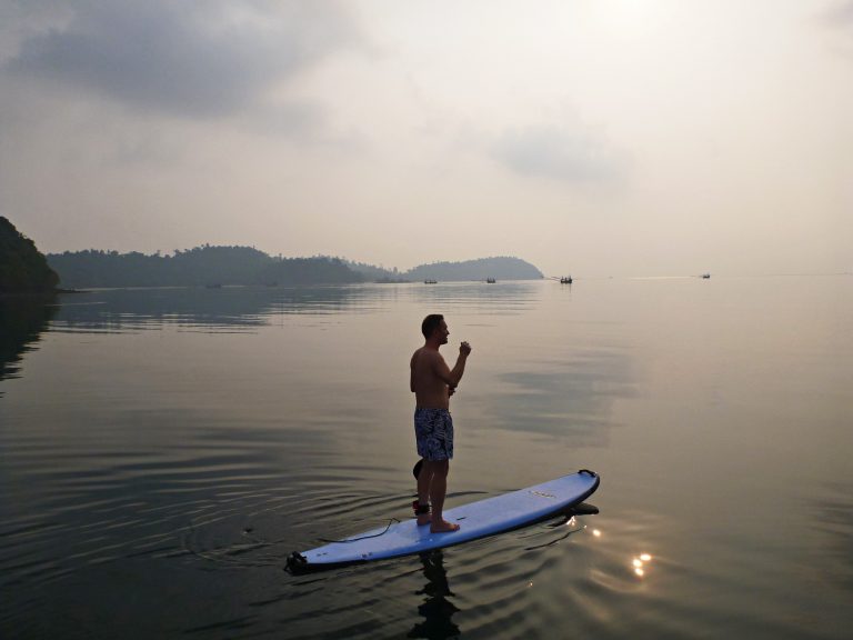 Ausflug mit dem SUP bei Sonnenaufgang