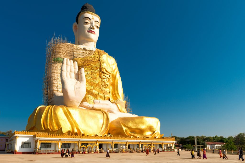 sitzender Buddha (Taw Mu Phayagyi) in Kyaikto