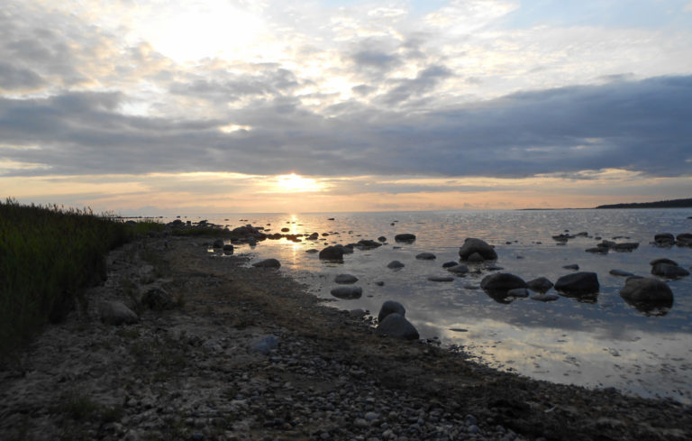 Sonnenuntergang an der lettischen Küste