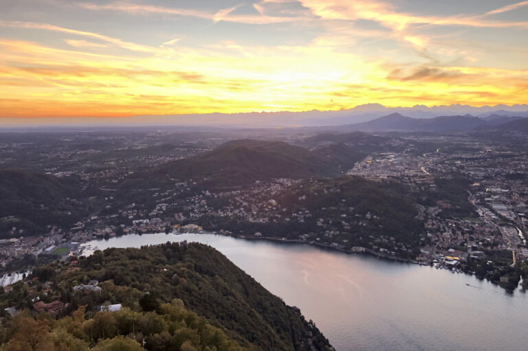 Den Sonnenuntergang über dem Comer See erleben