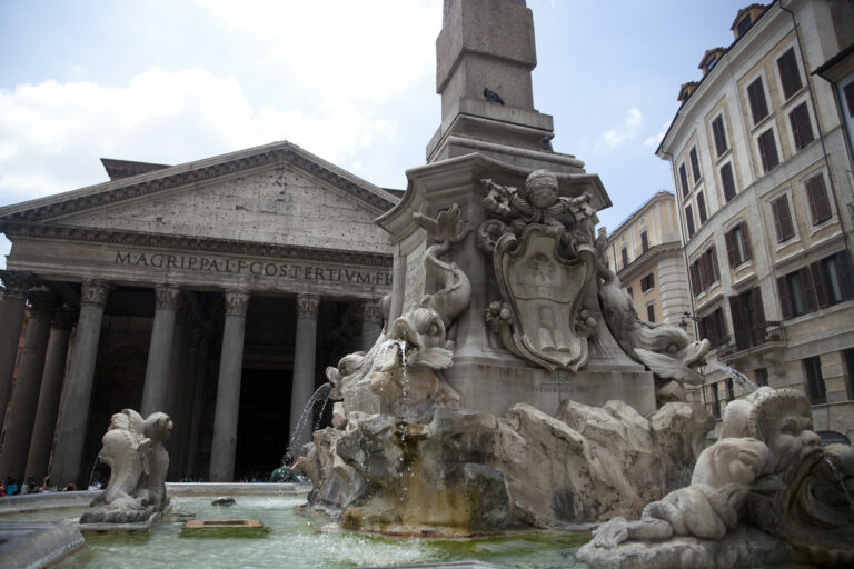 Das Pantheon beeindruckt von innen und außen gleichermaßen