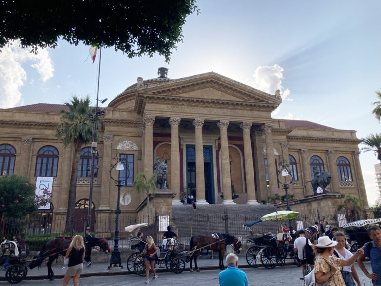 Das beindruckende Teatro Massimo