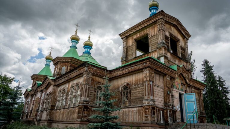 Die russisch-orthodoxe Holzkirche in Karakol