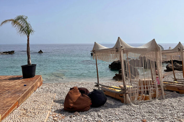 Entspannen am Strand von Dhermi