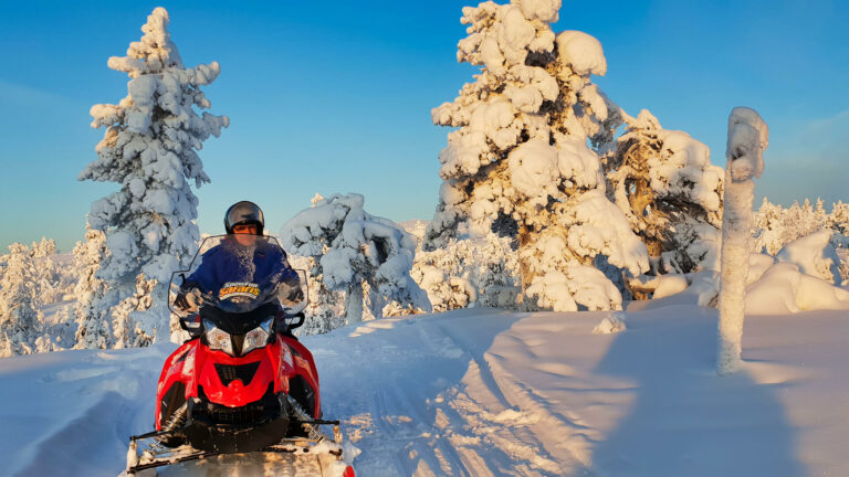 Schneemobiltour