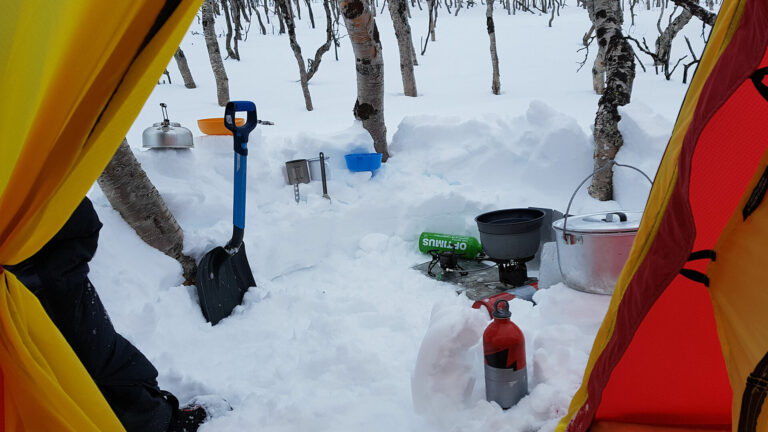 Outdoor-Küche aus Schnee