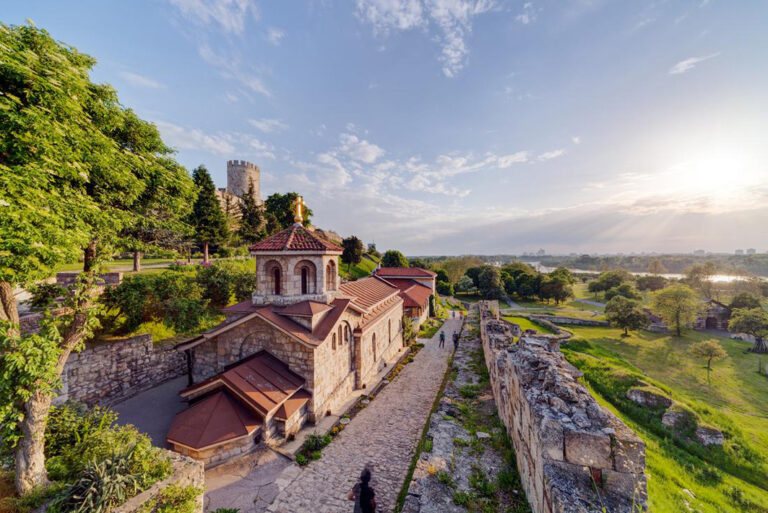 Historischer Kalemegdan Park in Belgrad