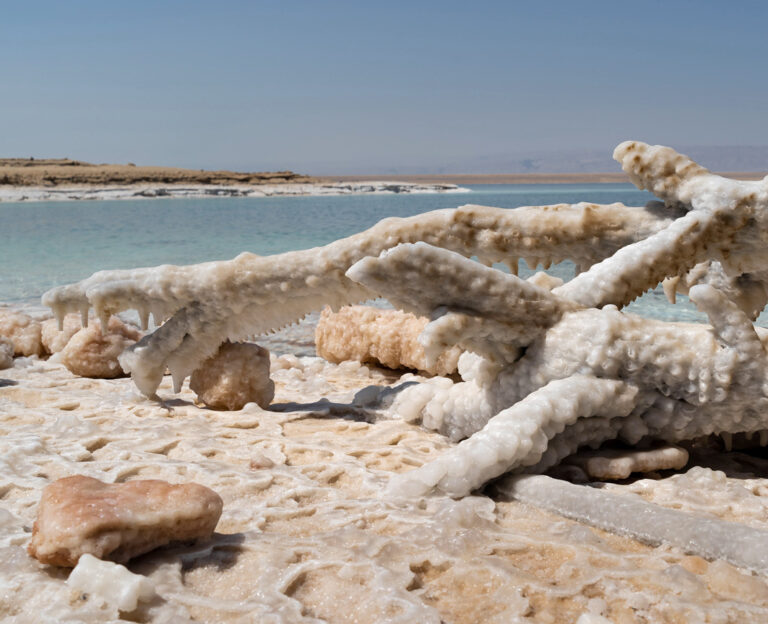Salzablagerungen am Toten Meer