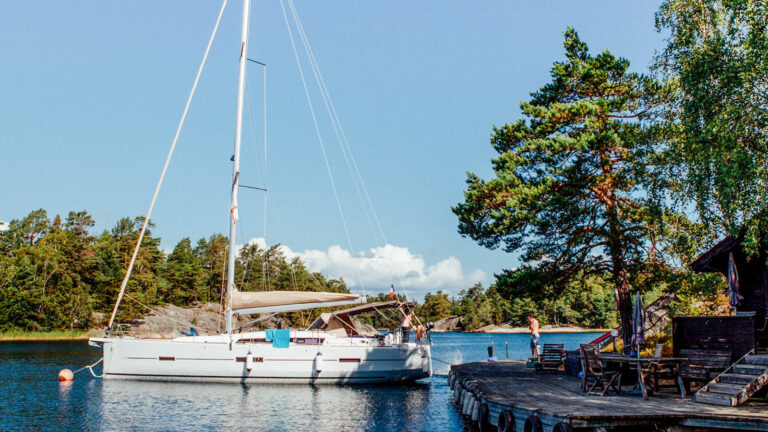 Segelurlaub für junge Erwachsene in Schweden