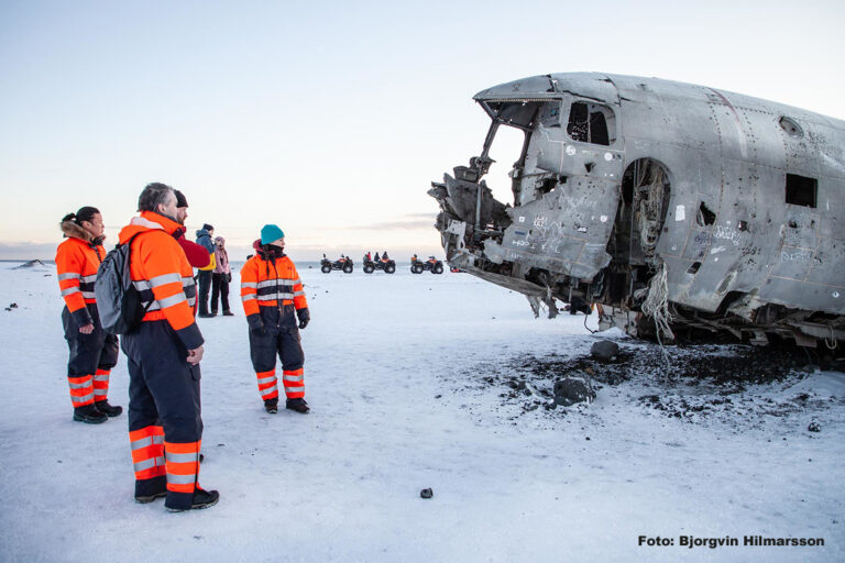 Zwischenstopp am berühmten DC-3-Flugzeugwrack