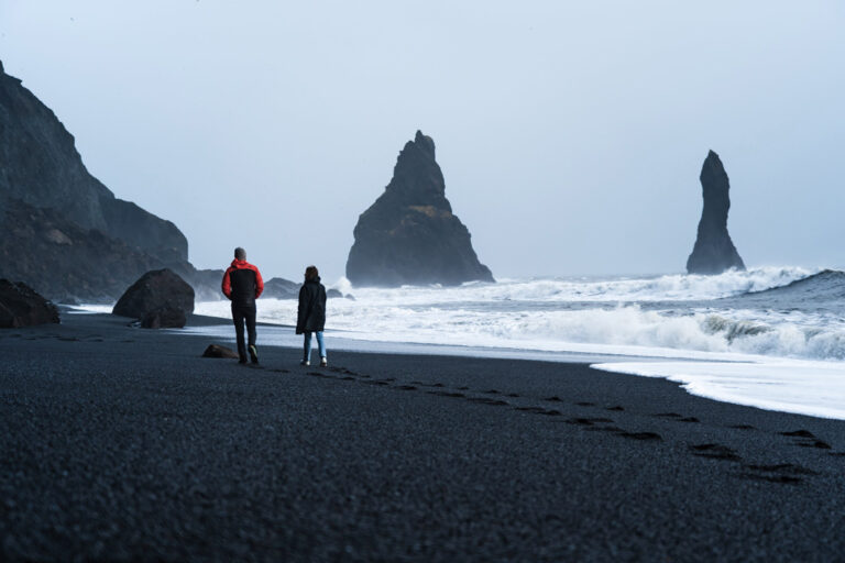 Der schwarze Strand von Reynisfjara