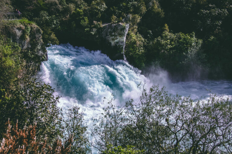 Die Wassermassen der Huka Falls