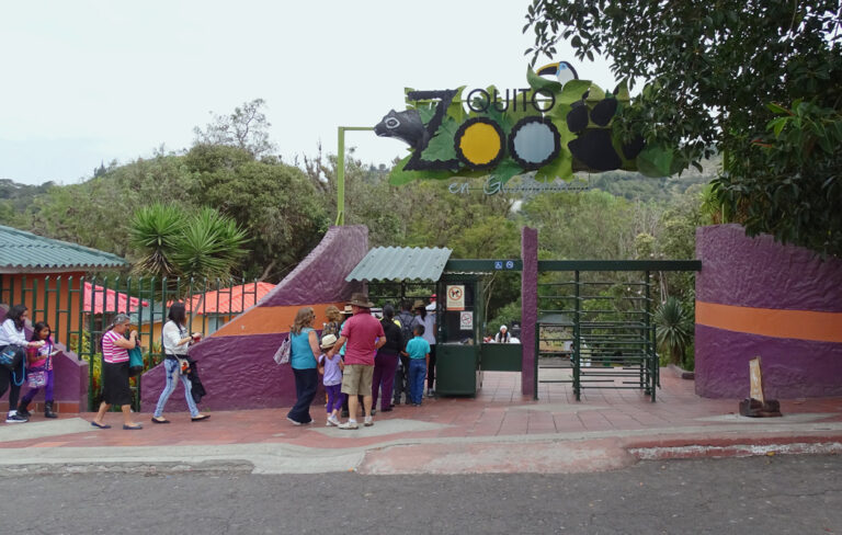 Eingang vom Quito Zoo