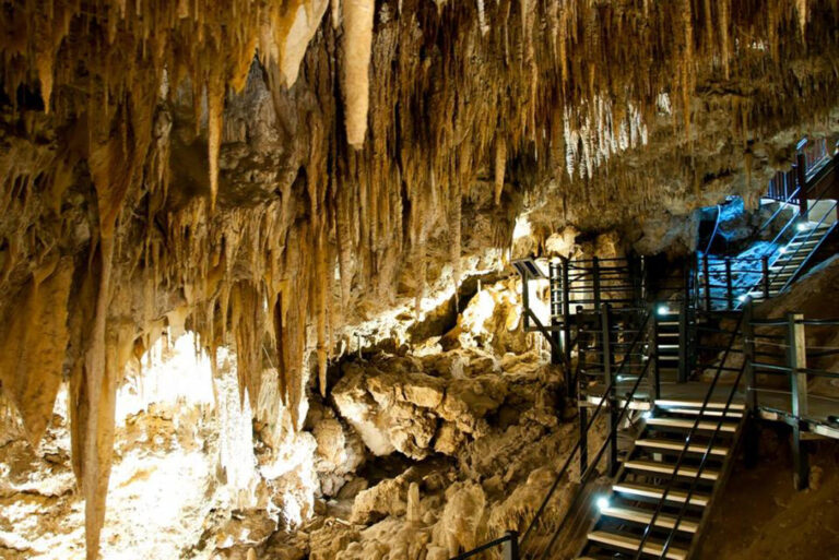 In der Ngilgi Höhle