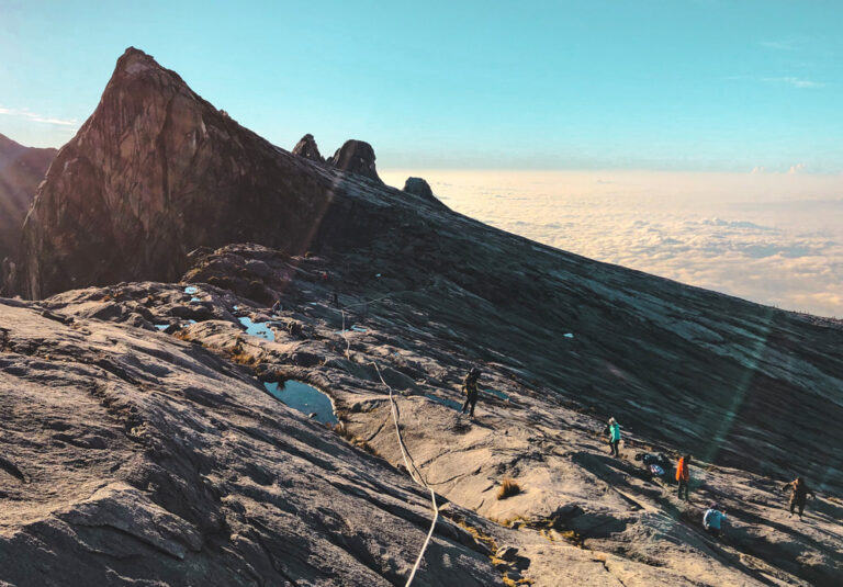 Die Kinabalu Besteigung ist eine unvergesliche Erfahrung