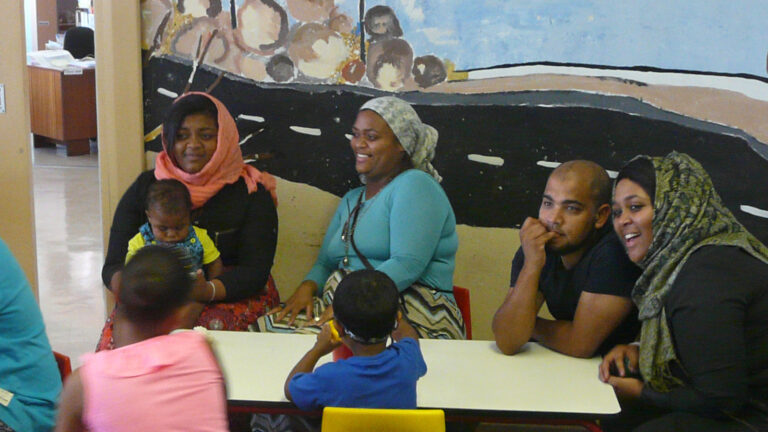 Freiwilligenarbeit in Südafrika: Flüchtlingshilfe-Projekt traveljunkies