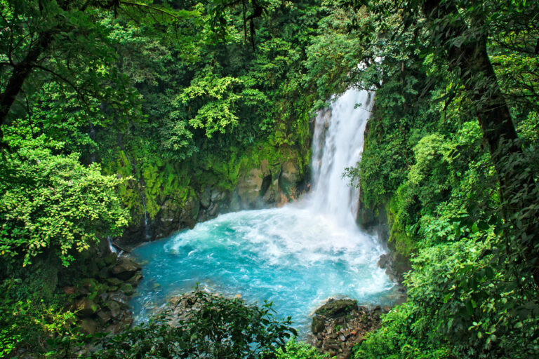 Wunderschöner Rio Celeste Wasserfall