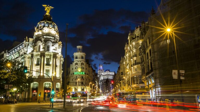 Unterwegs im Lichtermeer von Madrid