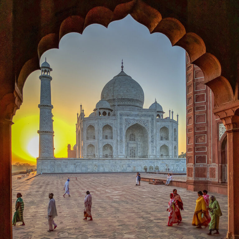 Magischer Sonnenaufgang am Taj Mahal