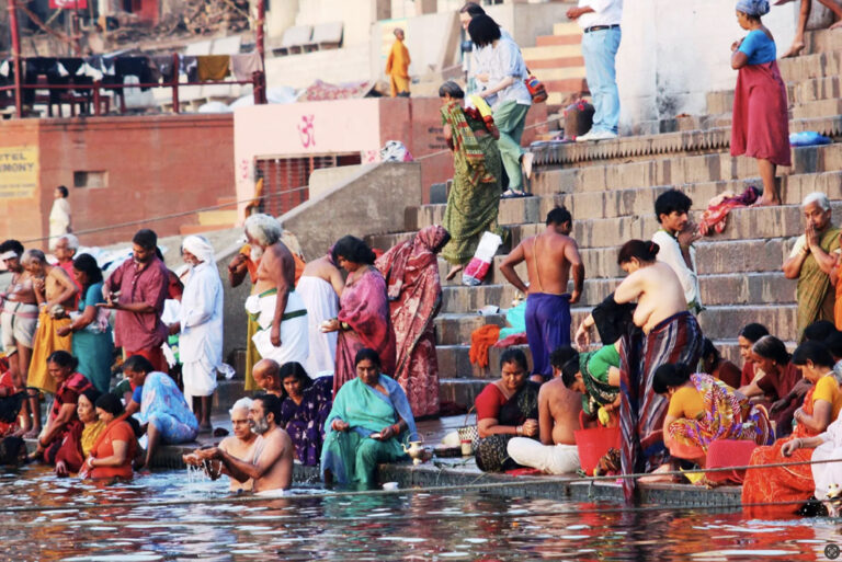 Baderitual am Ganges