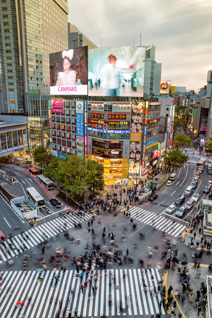 Die Überquerung der Shibuya-Kreuzung ist ein echtes Highlight