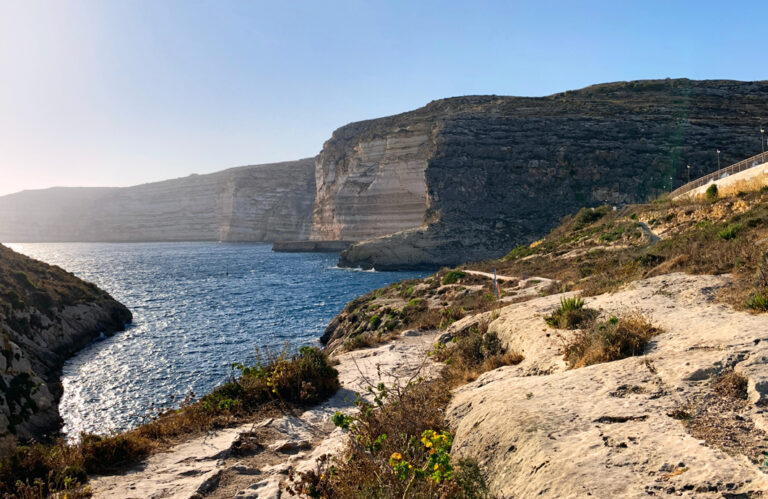 Die Küste von Xlendi