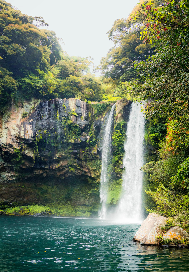 Wunderschöner Jeongbang Wasserfall