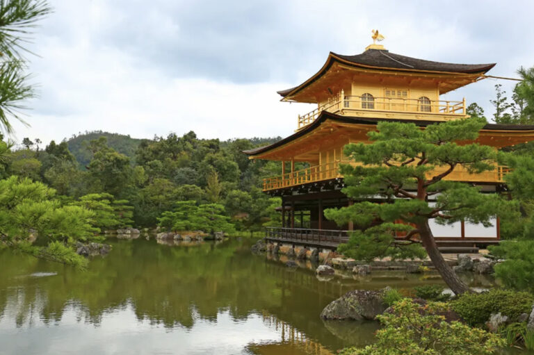 Der goldene Pavillon