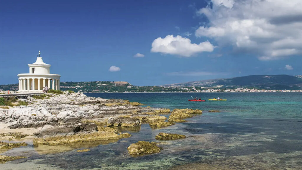 Aktivreise durch den Süden Griechenlands – Wandern, Radeln & Kajaken traveljunkies