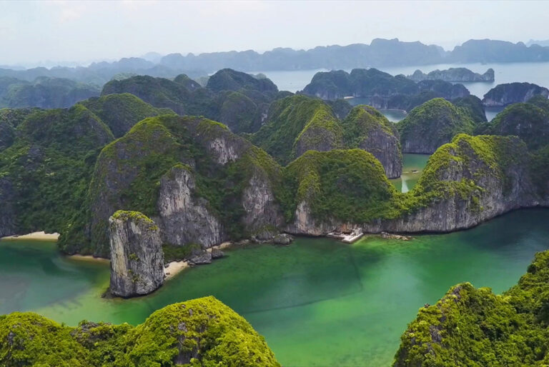 Traumhafte Ha Long Bucht